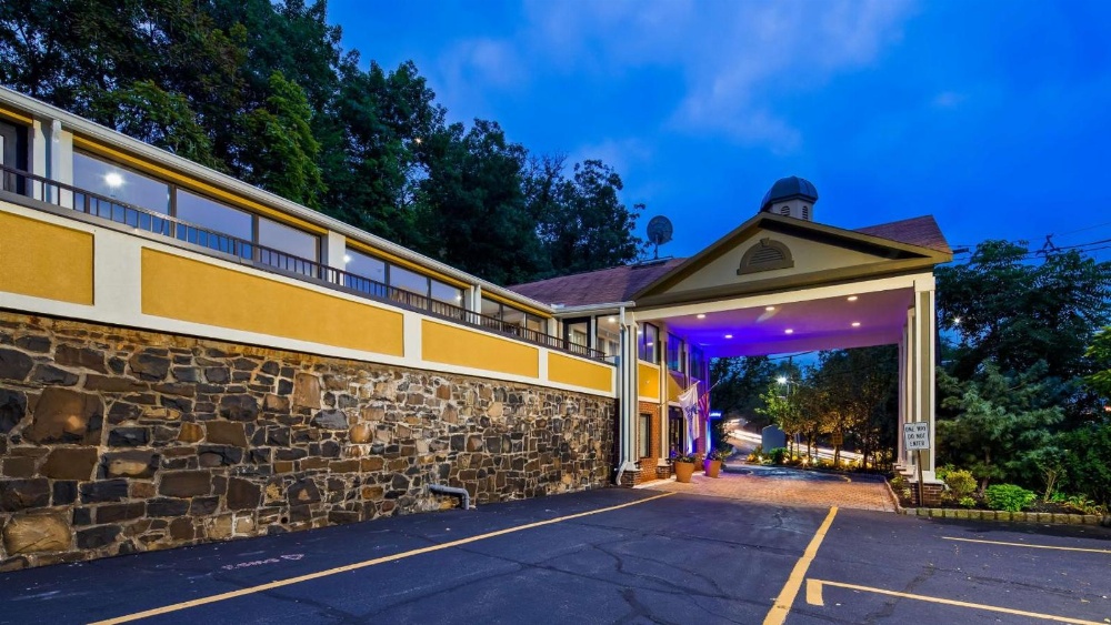 Best Western Fort Lee Main image